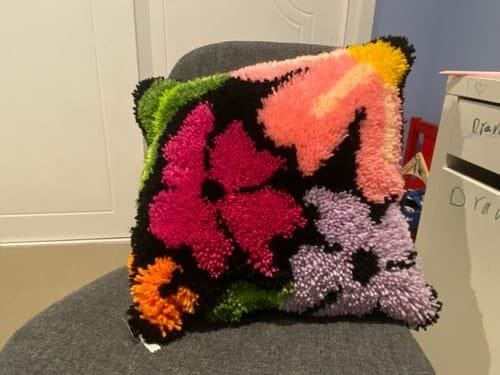 Customer photo review of PRETTY PETALS BLACK - Latch Hook Cushion Kit