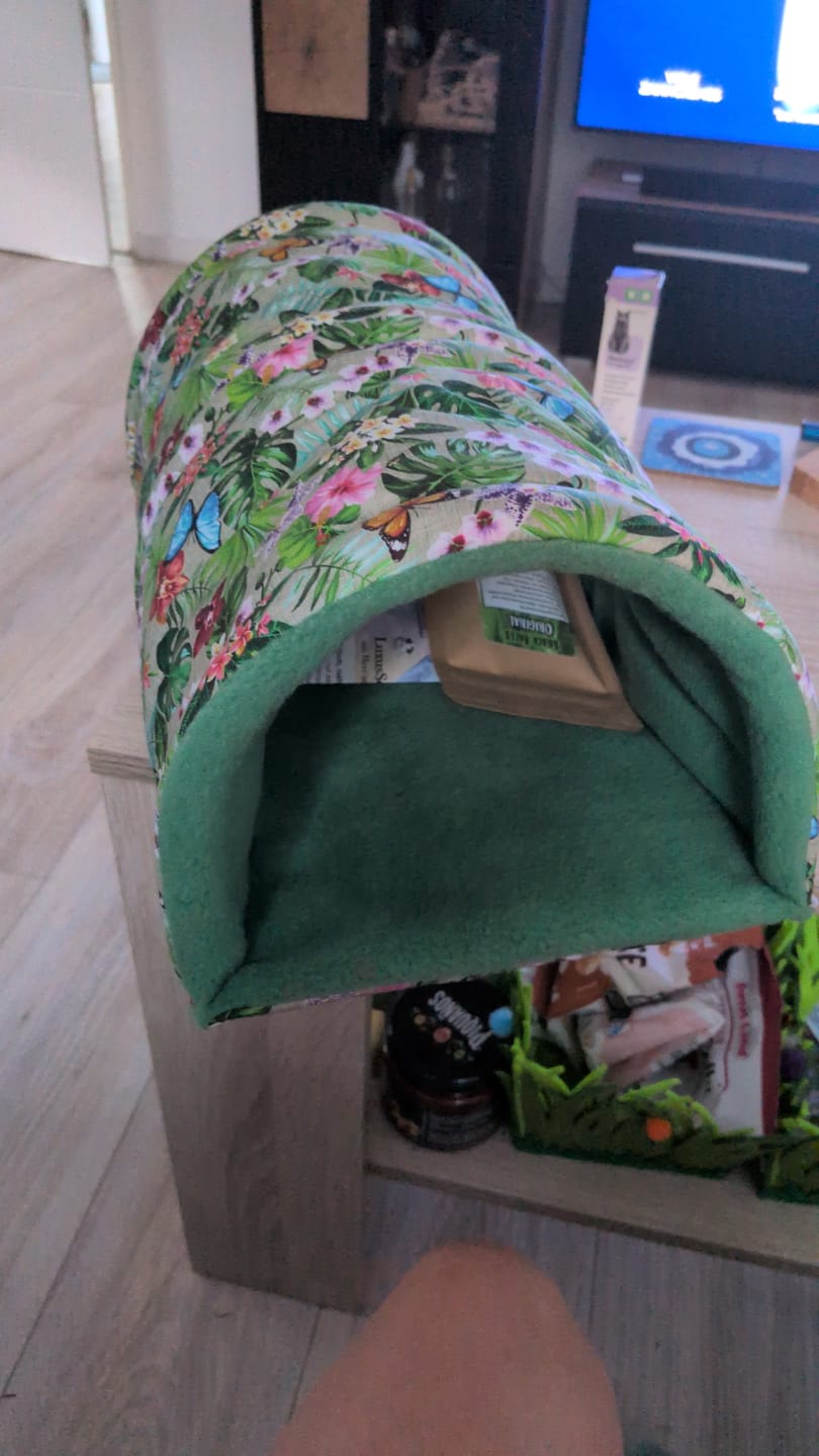 Customer photo review of 🌿 Kuscheltunnel Jungle Grün – Exklusiv bei Luxusschweine