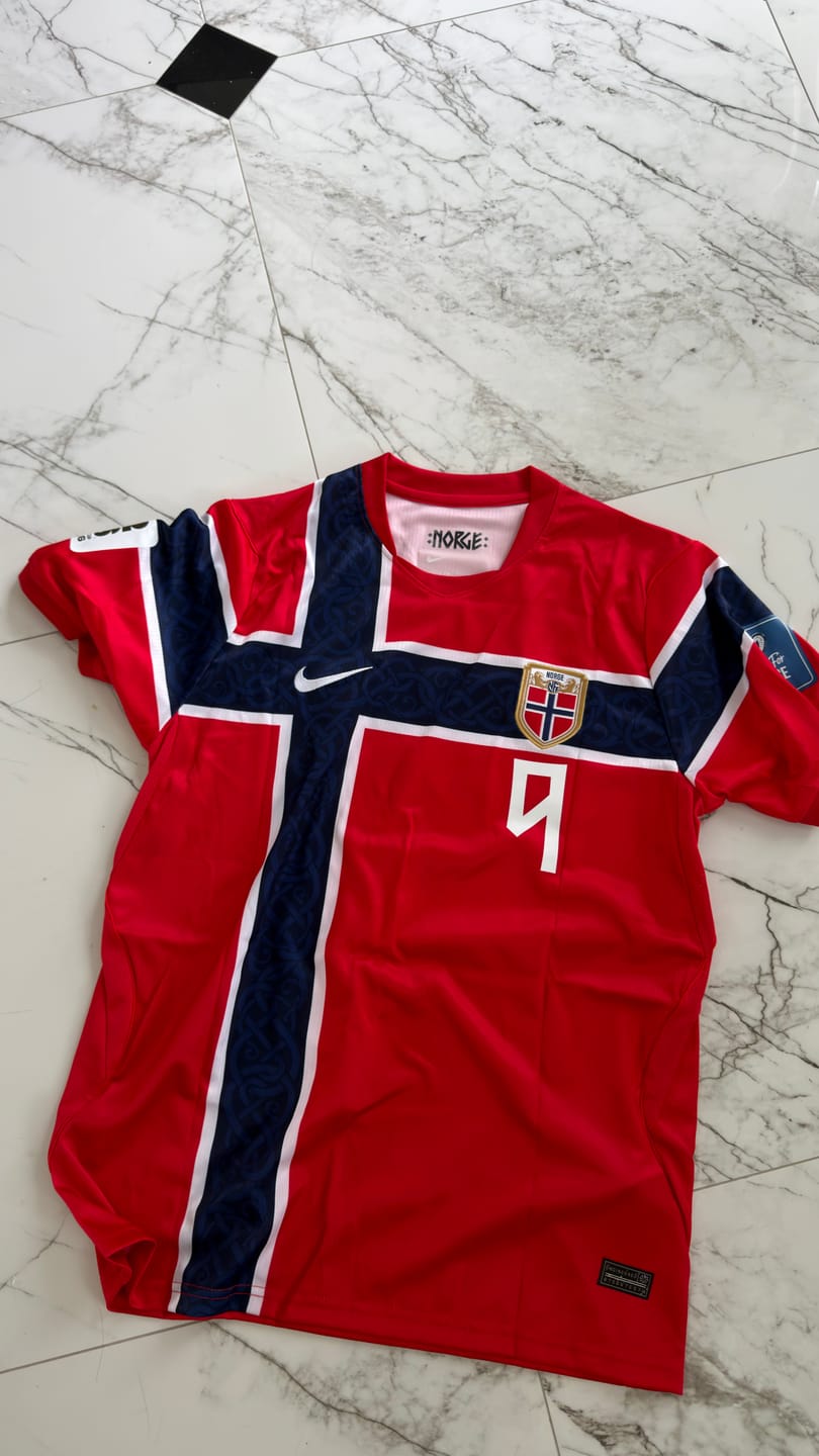 Customer photo review of Erling Haaland Norway 2026 WORLD CUP New Season Red Football Jersey Kit