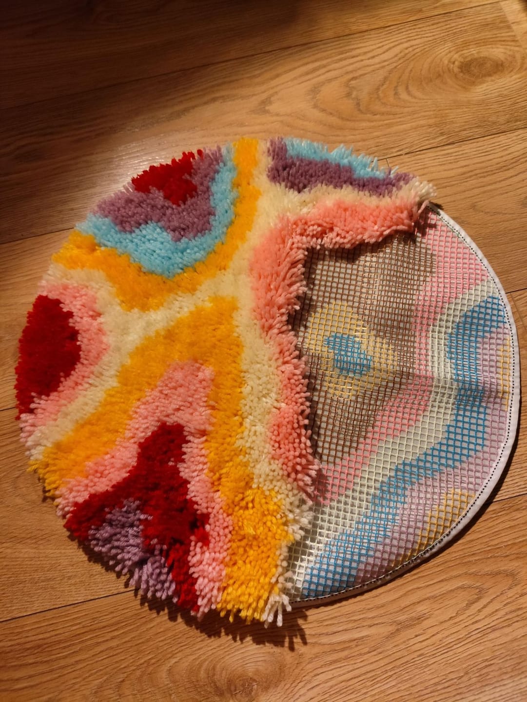 Customer photo review of PSYCHEDELIA - Rug Making Kit