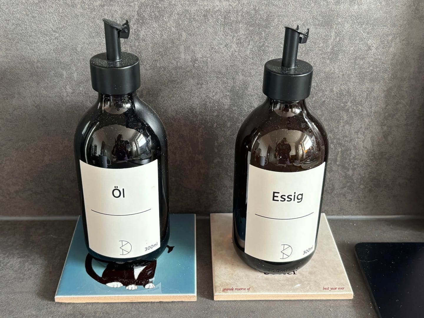 Customer photo review of Ölspender aus Braunglas – 300 ml Flasche mit Edelstahl-Ausgießer
