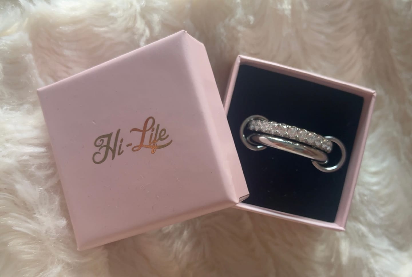 Customer photo review of Pave Infinity Flow Ring 18K Vergoldet
