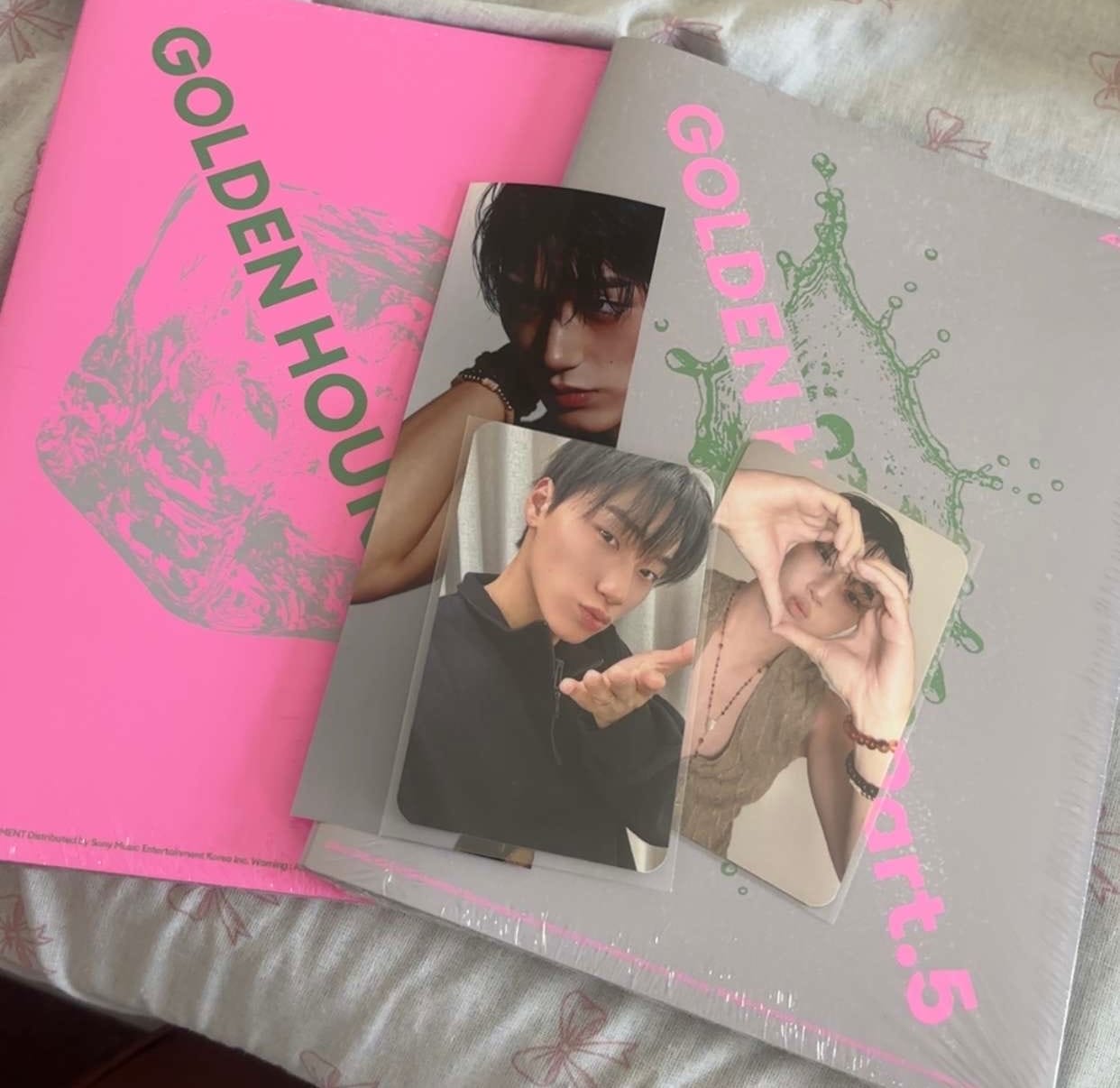 Customer photo review of [Fansign session.1] ATEEZ - 14TH MINI ALBUM - [GOLDEN HOUR : Part.5] (A/ DIARY/ Z Ver.)