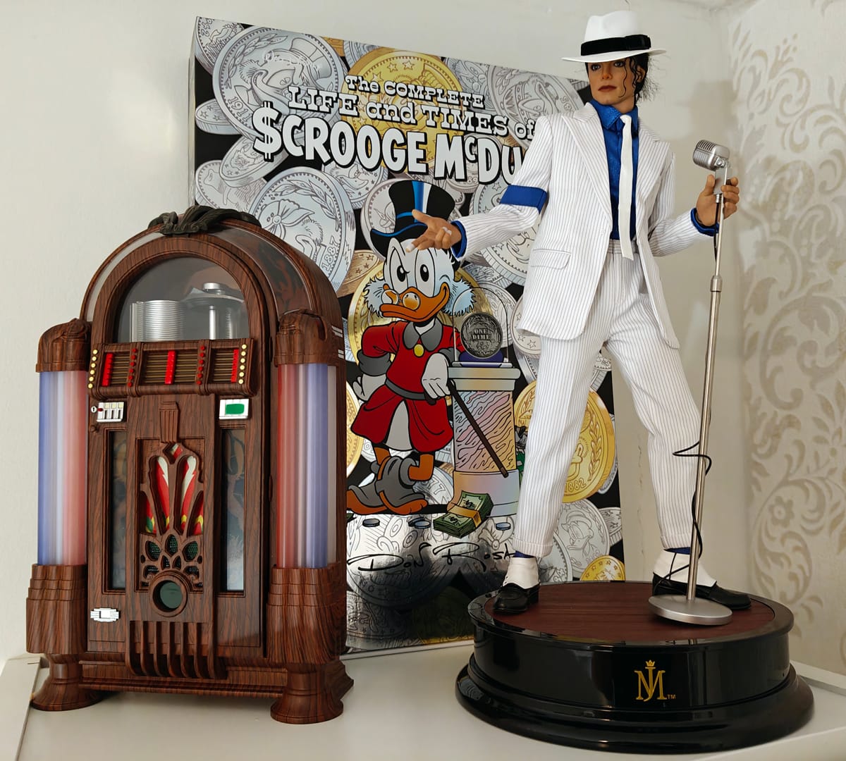 Customer photo review of MJ - Smooth Criminal 1/6 Collectible Figure