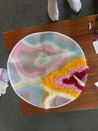 Customer photo review of AMSTERDAM TULIP FEVER - XL Rug Making Kit