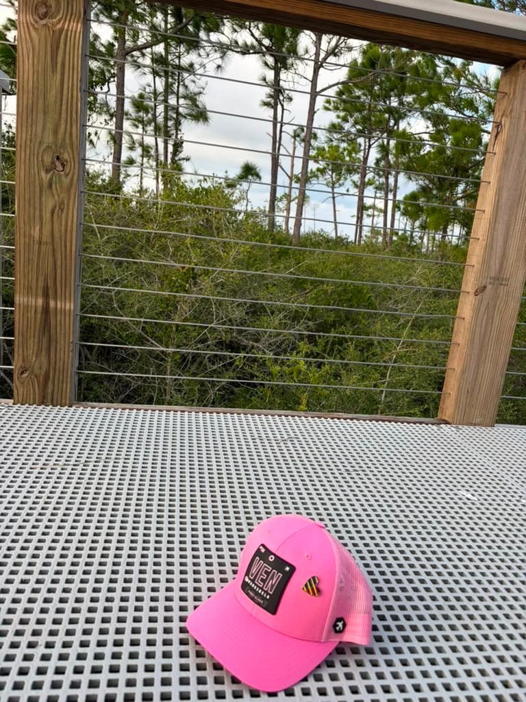Customer photo review of VEN - Venezuela Trucker Hat Blush