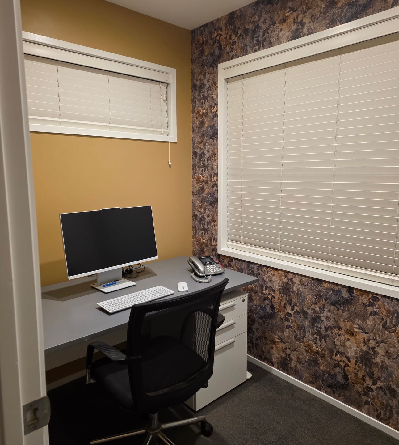 Customer photo review of Thalia Vintage Peacock Wallpaper – Multi