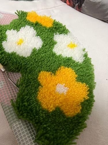 Customer photo review of FLOWER BOMB GREEN - Rug Making Kit