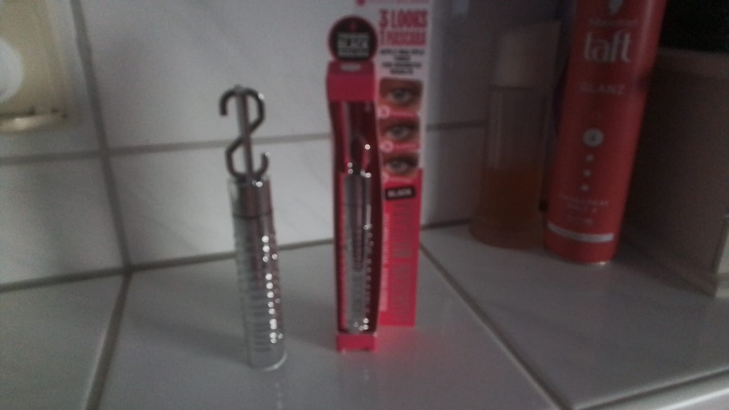 Customer photo review of LASHCOCA!NE MASCARA BLACK