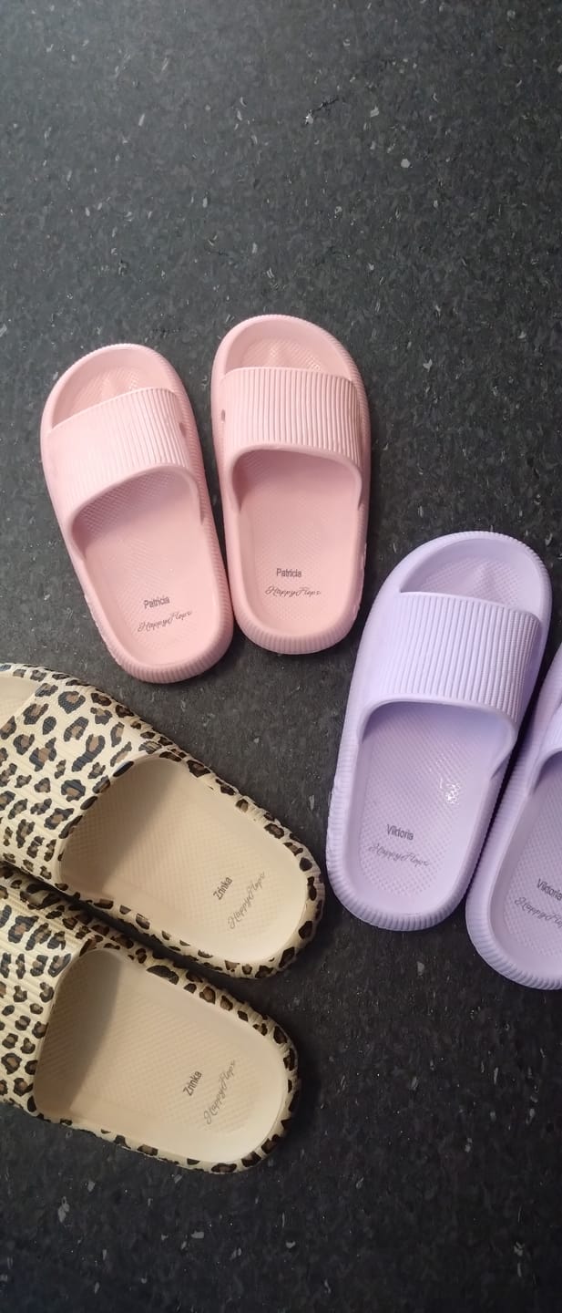 Customer photo review of HappyFlops Original