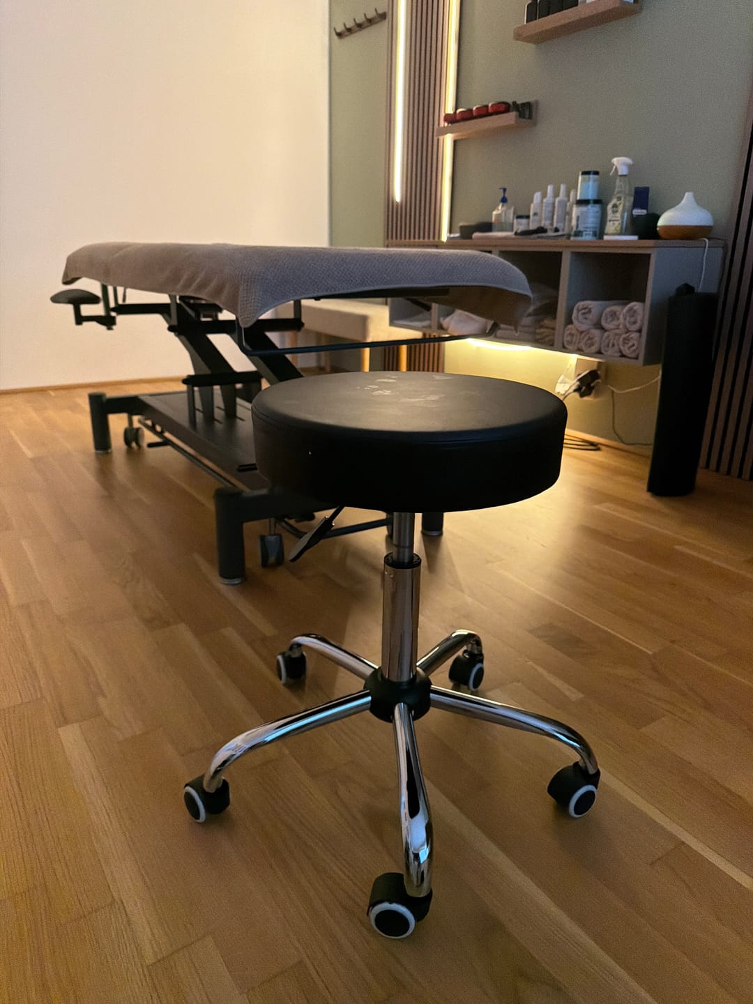 Customer photo review of ZEN Rollhocker aus Chrom