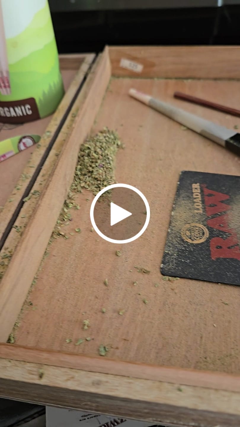Customer video review of RAW Organic King Size Cones