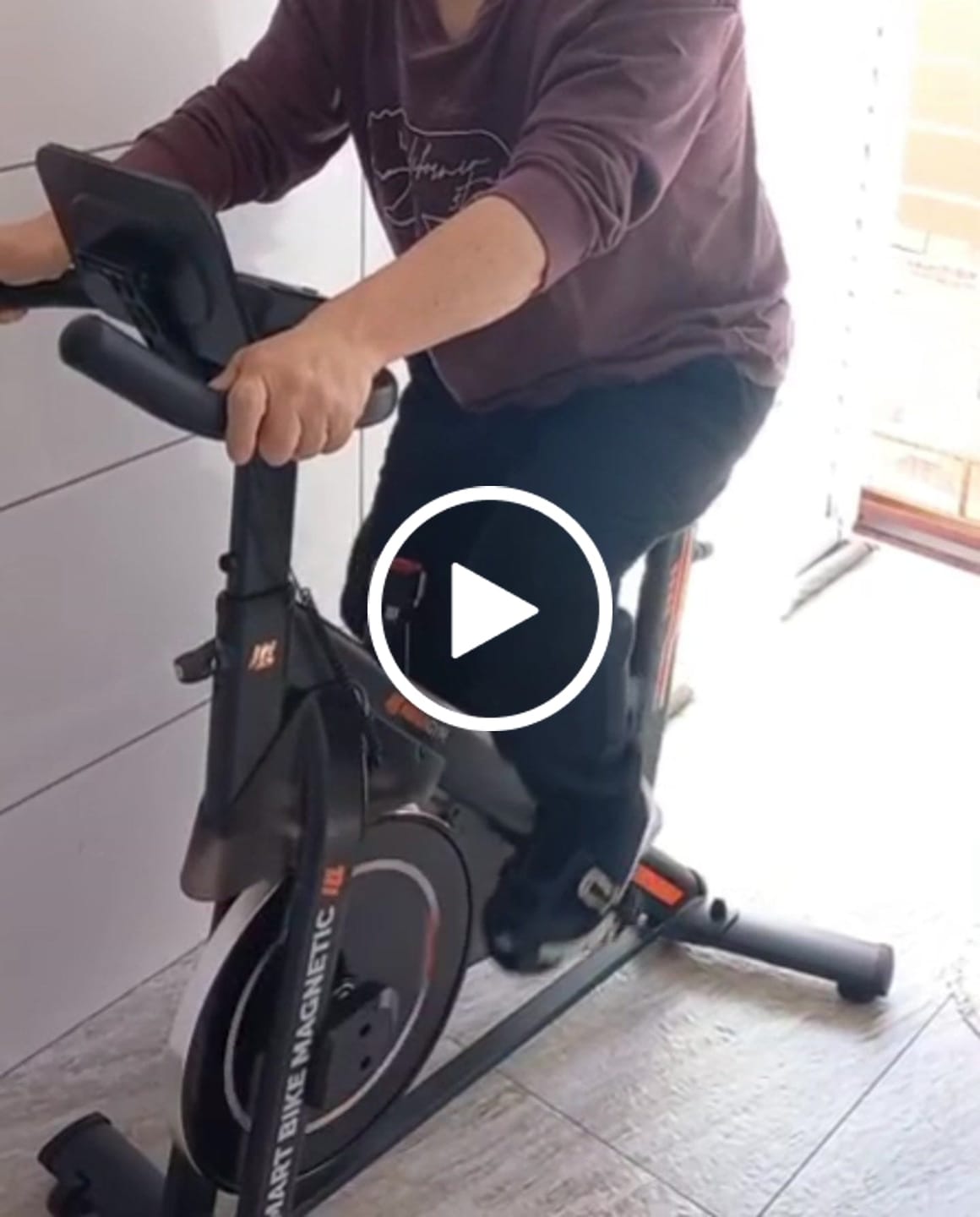 Customer video review of Bicicleta Ergométrica Smart Bike Magnetic MegaGym