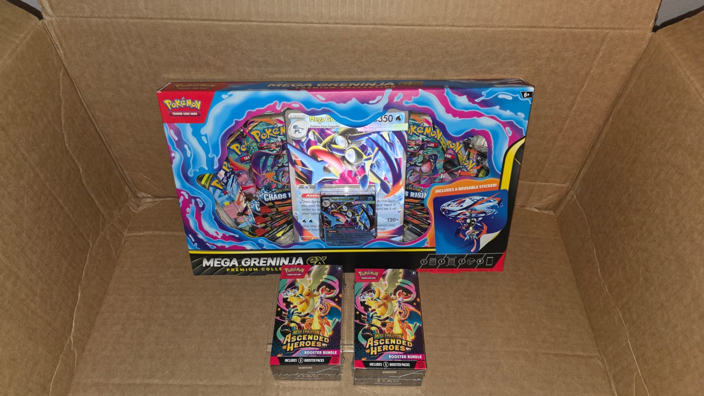 Customer photo review of Mega Greninja ex Premium Collection