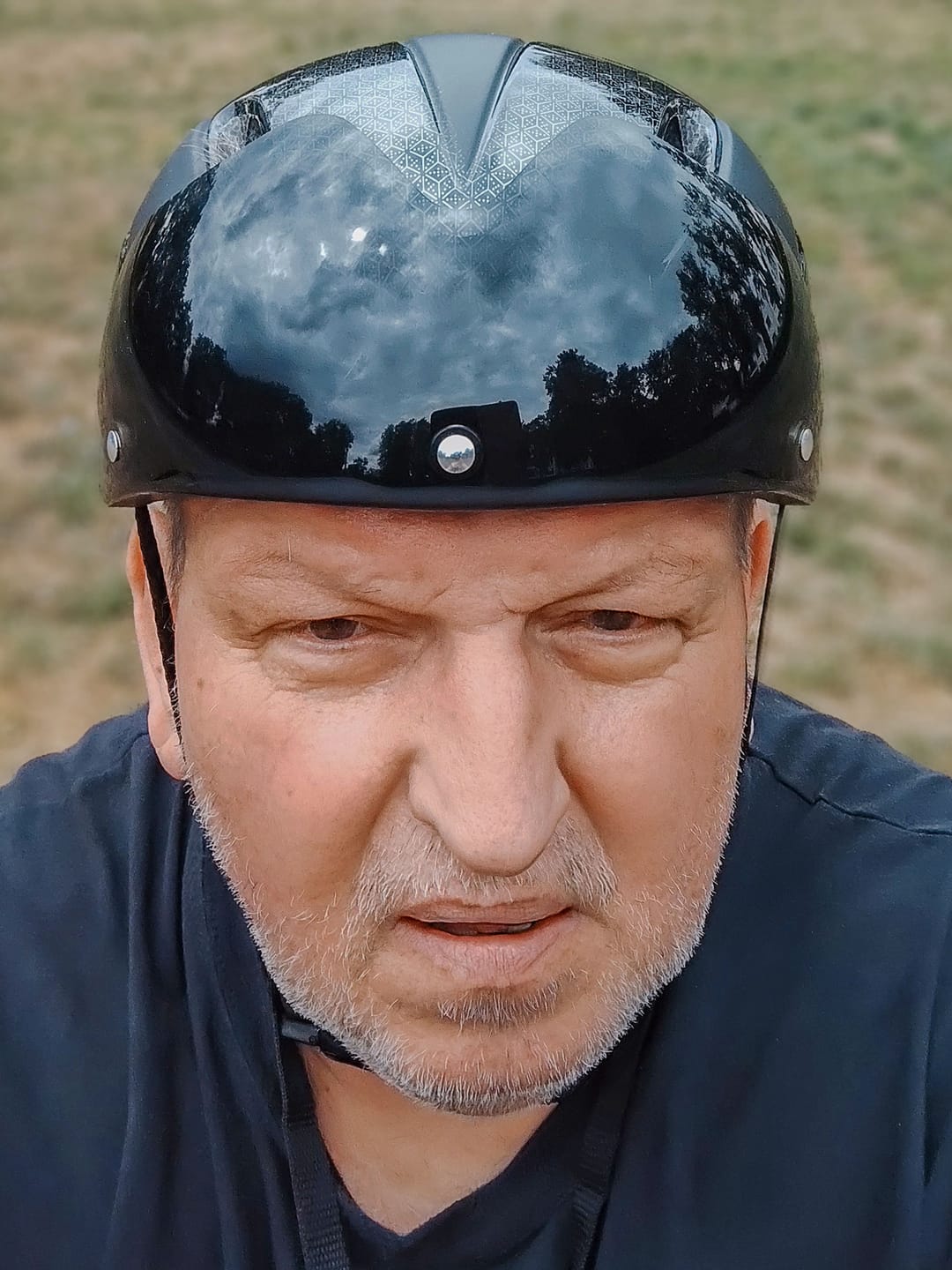 Customer photo review of Vakole Integrally Molded Bicycle Helmet with Magnetic Goggles