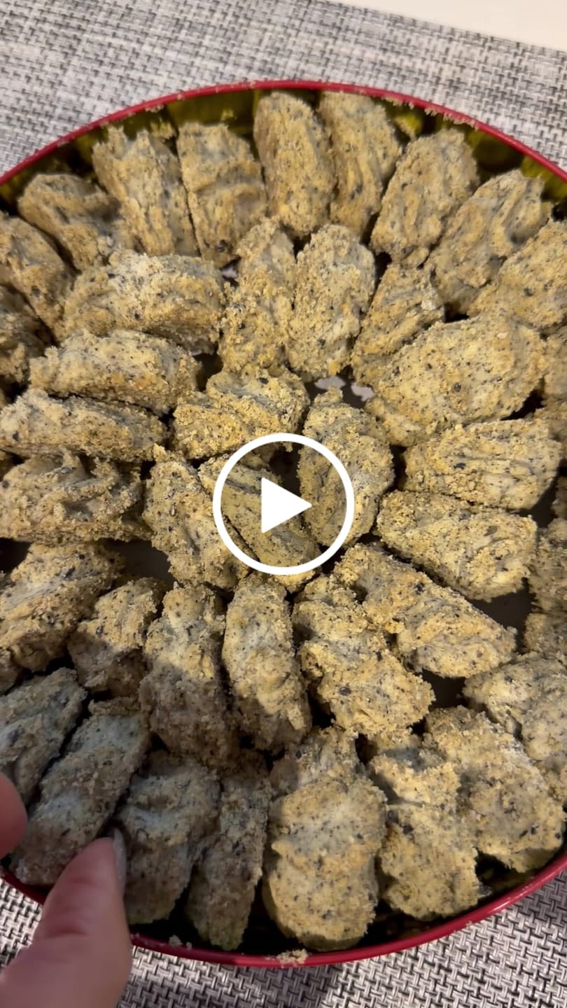 Customer video review of Lowrey Black Sesame Butter Cookies Gift Tin | New Zealand Made
