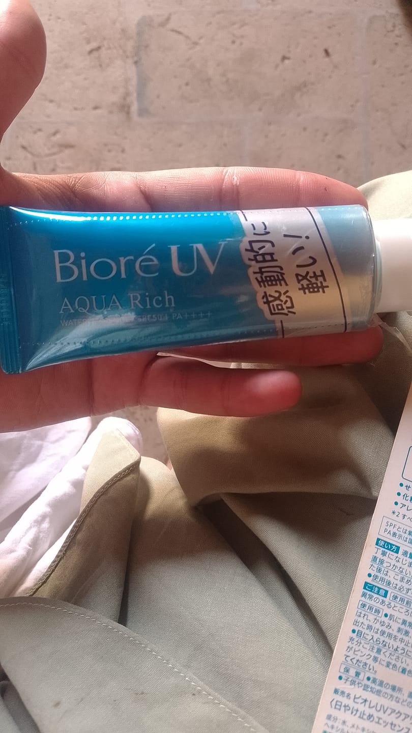 Customer photo review of Biore UV Aqua Rich Watery Essence 70g – Lightweight Sunscreen SPF50+ PA++++