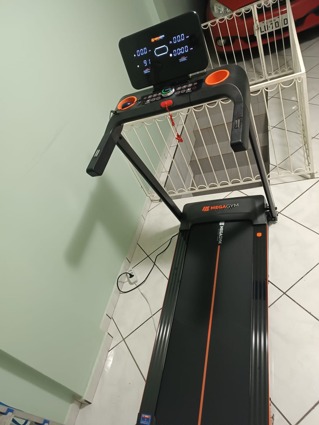 Customer photo review of Esteira Ergométrica Elétrica Smart Pace 14km/h | Motor 2.5 HP | Bluetooth |Suporta até 120kg