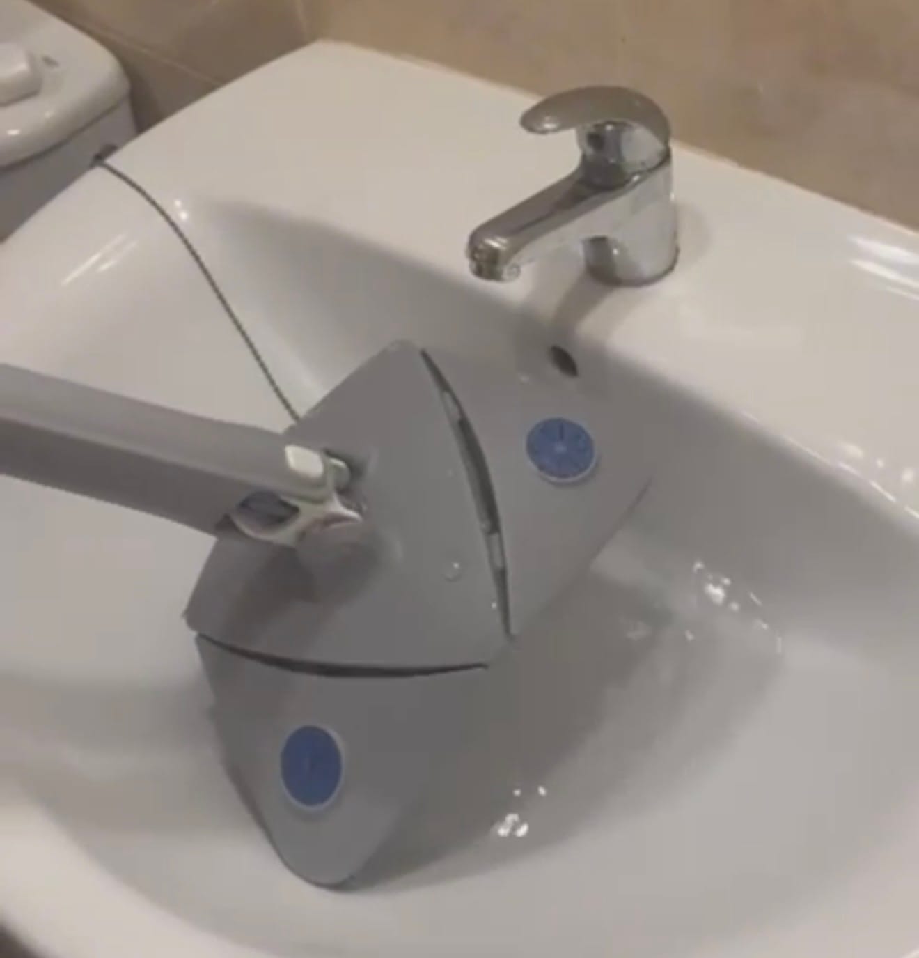 Customer photo review of Mopa triangular autoescurrible