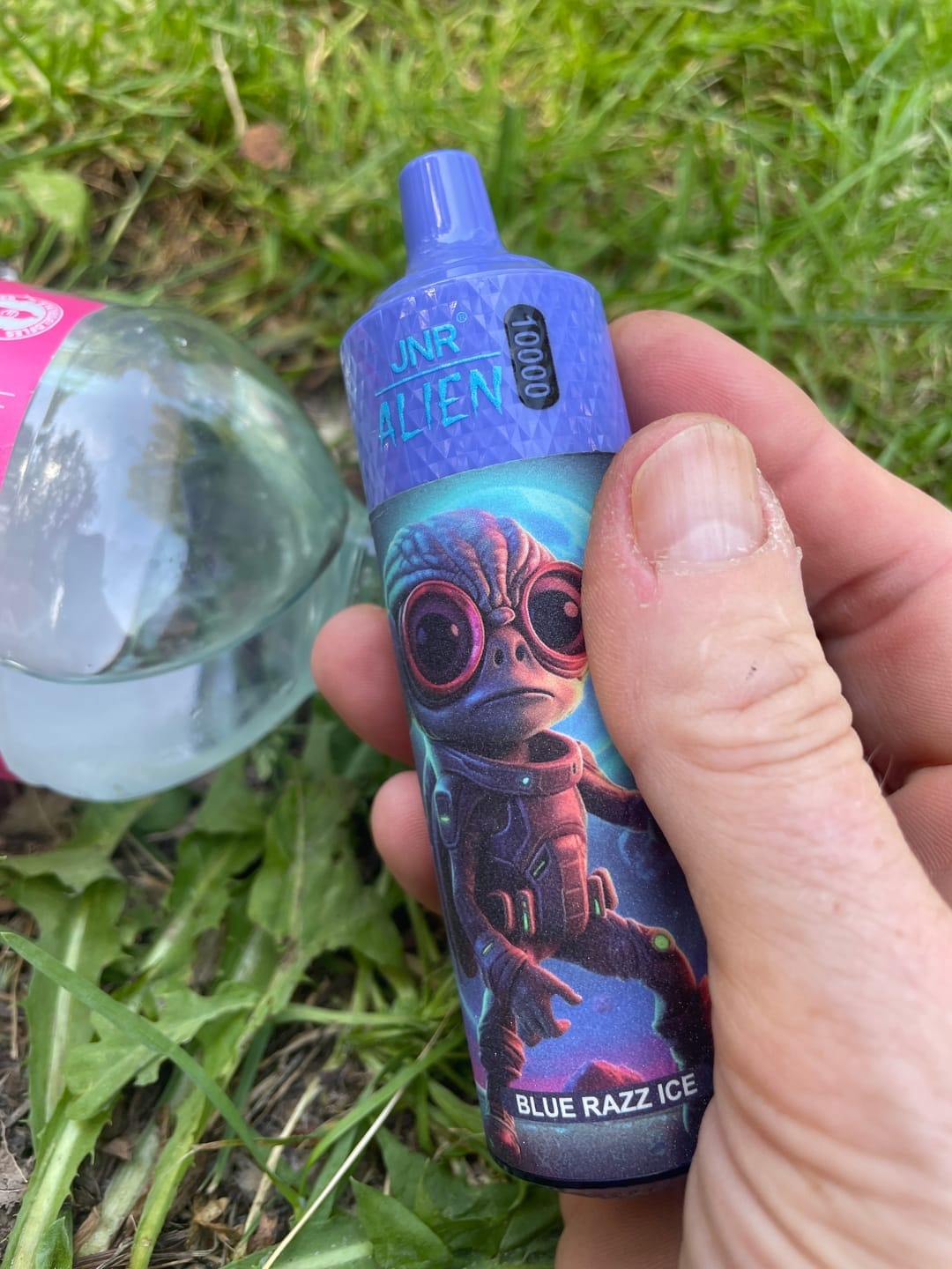 Customer photo review of JNR Alien 10K Puffs | Vape Descartável Portugal 2% Nicotina