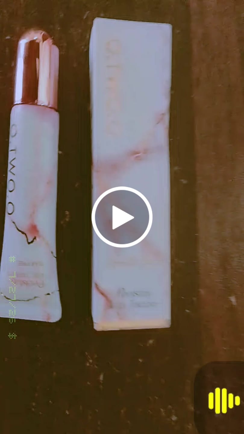 Customer video review of O.TWO.O PEELSTAY LIP TATOO