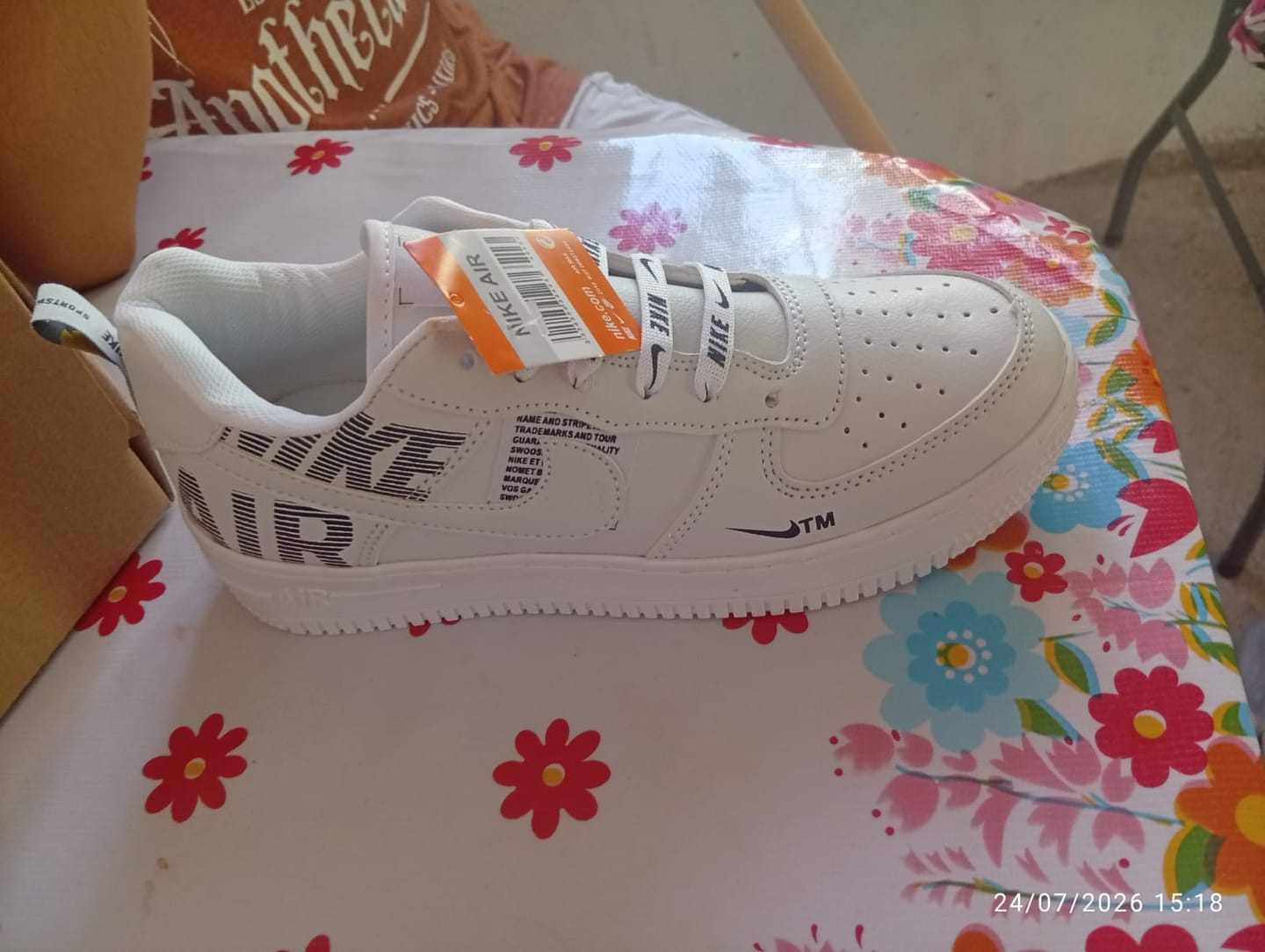 Customer photo review of Tenis 420 Blanco Negro Negro