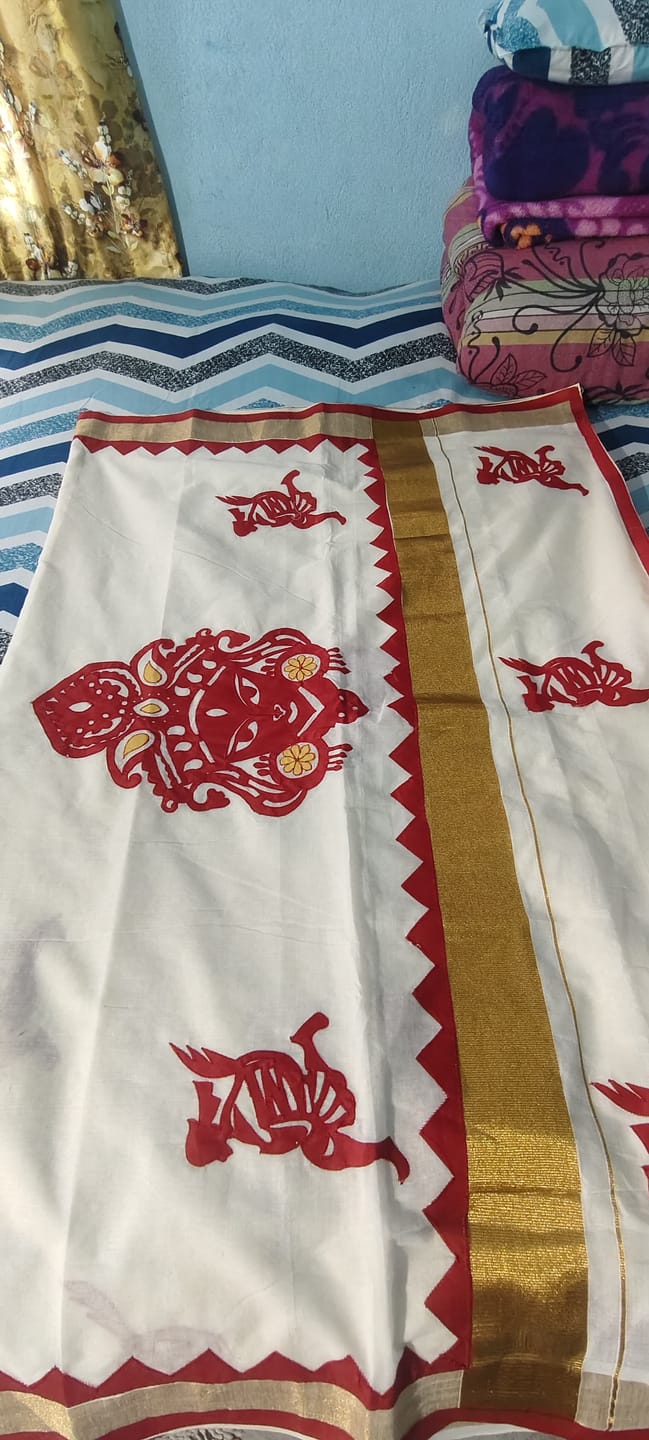 Customer photo review of White Applique Work Durga Saree