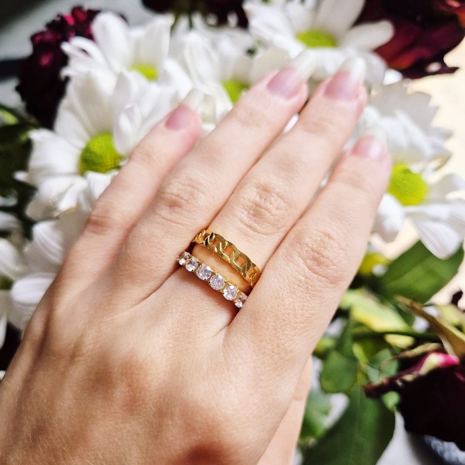 Customer photo review of Estella Ring | 18K vergoldet