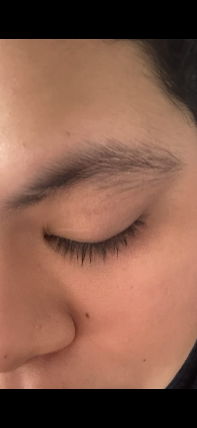 Customer photo review of Suero para pestañas y cejas