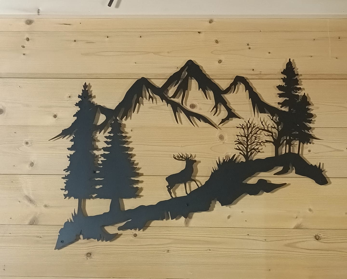 Customer photo review of Décoration Murale en Métal - Montagne et Cerf