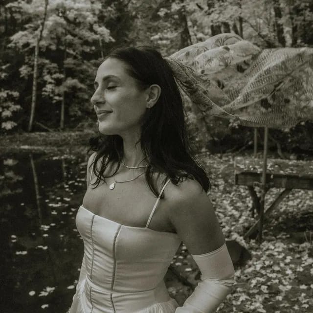 Customer photo review of Detachable Crepe Bridal Sleeves
