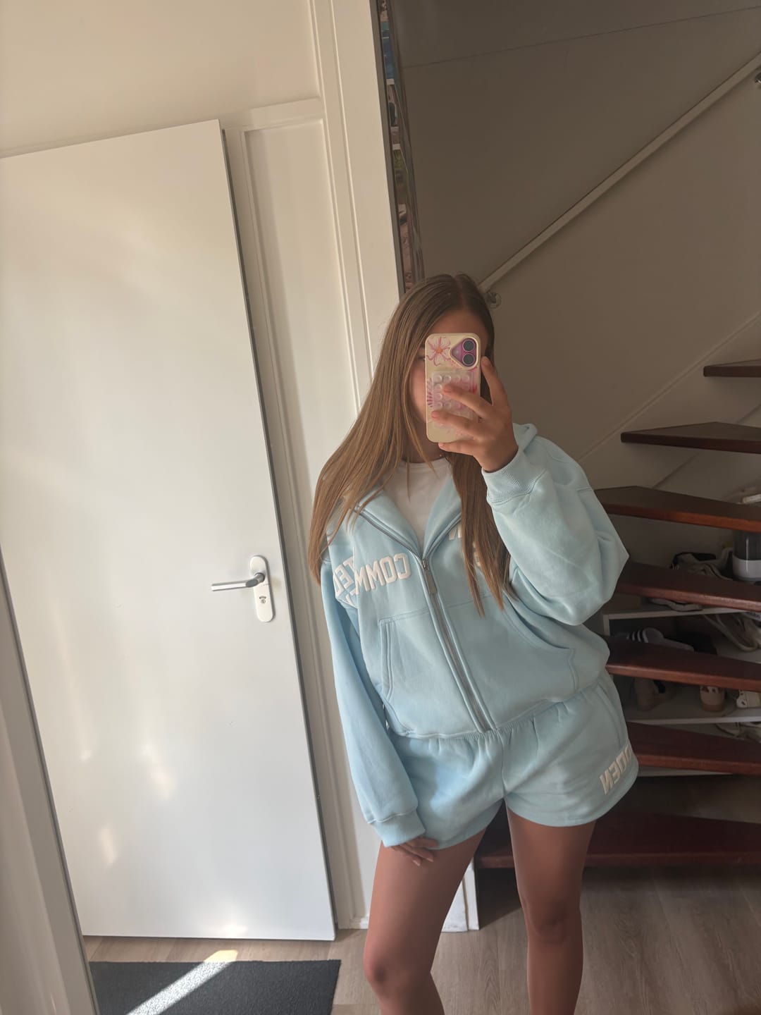 Customer photo review of GATED COMMUNITY SHORTS LIGHT BLUE