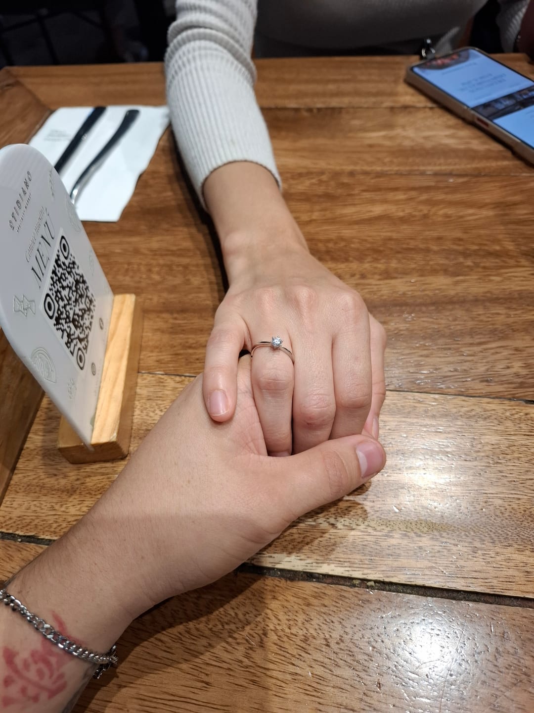 Customer photo review of Pulseras de Pareja con Imán de Corazón Personalizada