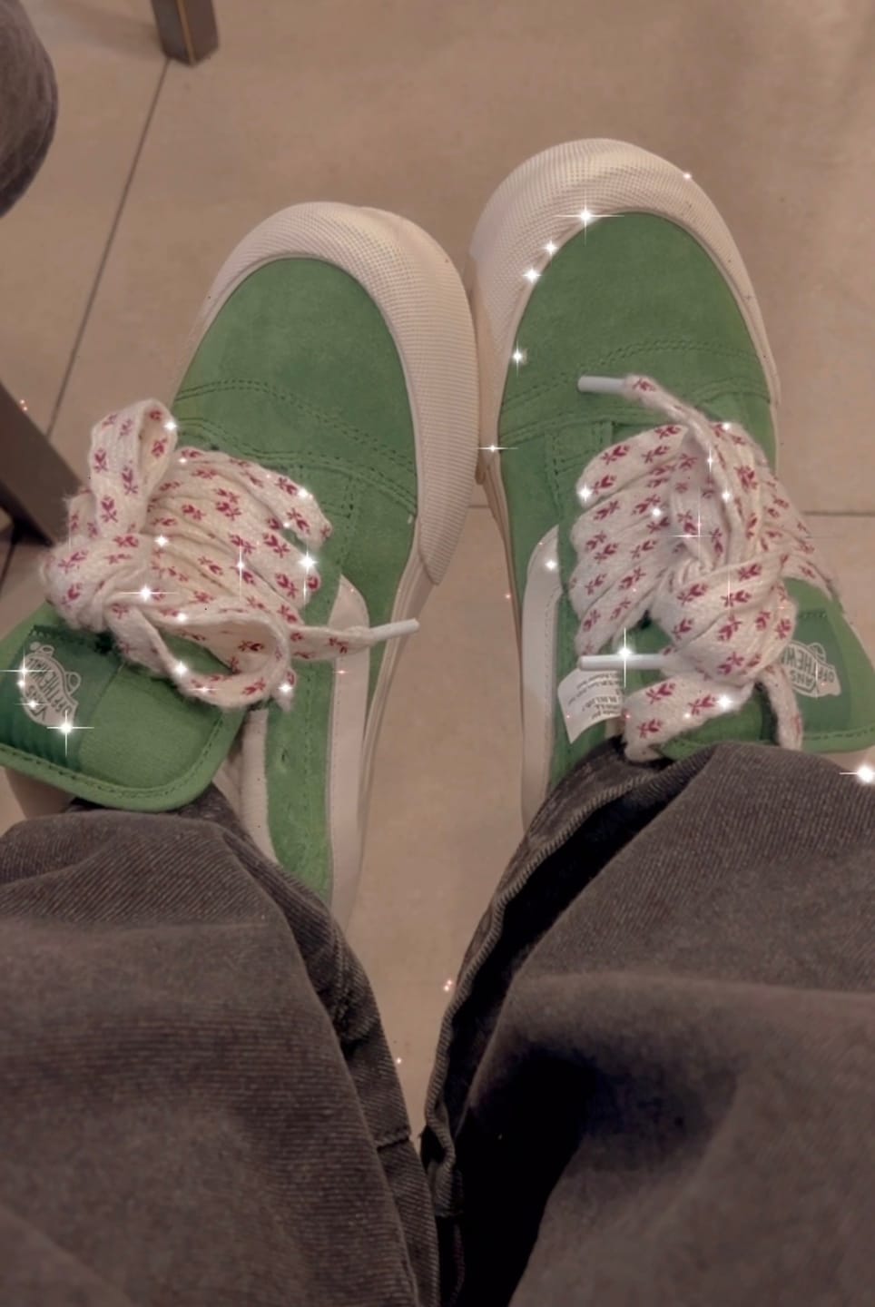 Customer photo review of Zapatillas Vans Knu Skool Mujer Verde