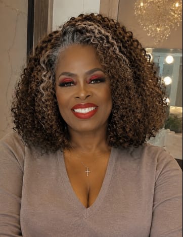 Customer photo review of Luvwin Luvwin 5x5 Lace Dark Brown With Gray Water Wave Bob Human Hair Wig