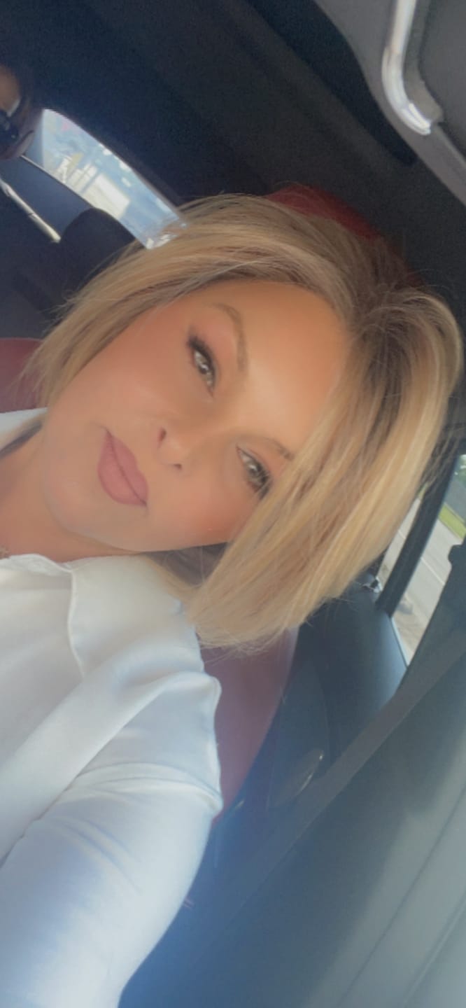 Customer photo review of CURB APPEAL - Butternut Blonde