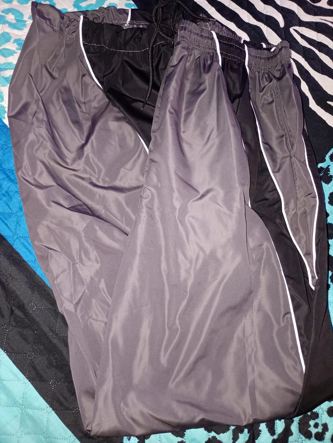 Customer photo review of Parachute gris/negro