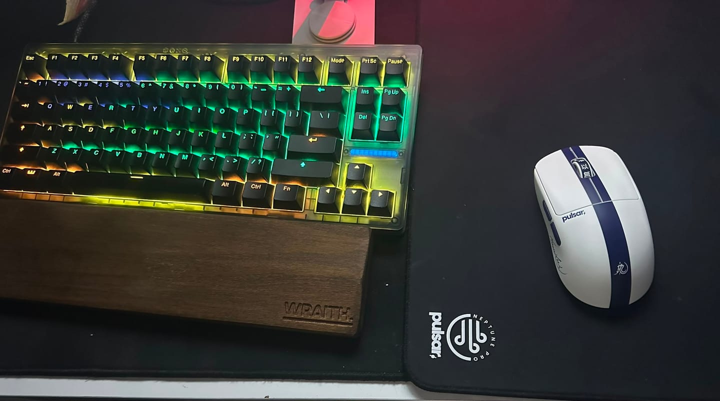 Customer photo review of Pulsar X2 CrazyLight Bruce Lee 85th Edition Wireless Mouse