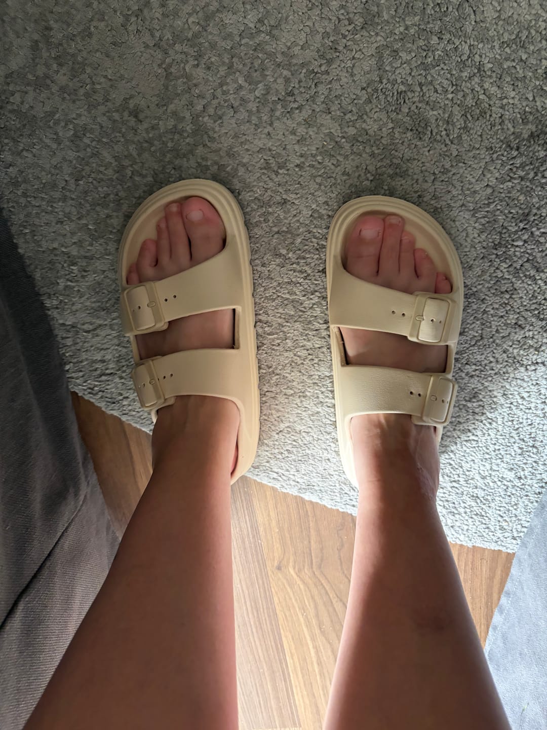 Customer photo review of HappyFlops Kids