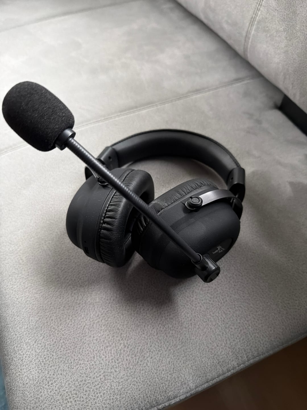 Customer photo review of Commander G Series Wireless Edition - 160 Hour Battery - 7.1 Surround Sound Wireless Gaming Headset - For PC, Playstation 5, PS4, Switch & More