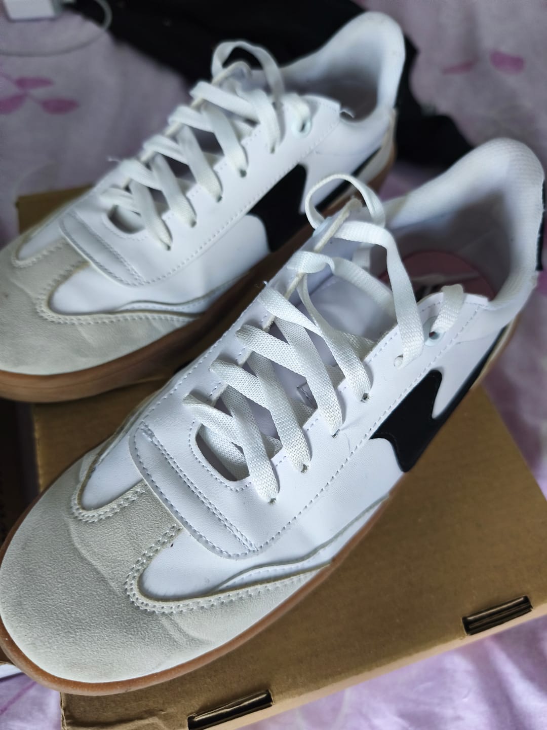 Customer photo review of BUDAPEST Blanco con negro