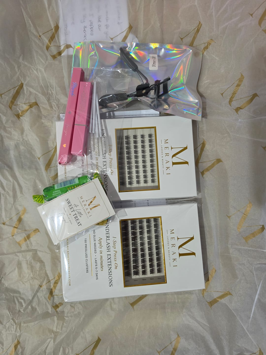 Customer photo review of Press-On | Deluxe Kit | 300 Pre-Glued Lash Clusters | Up to 30 Full Sets