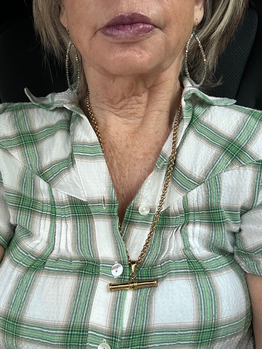 Customer photo review of XL T-Bar Necklace