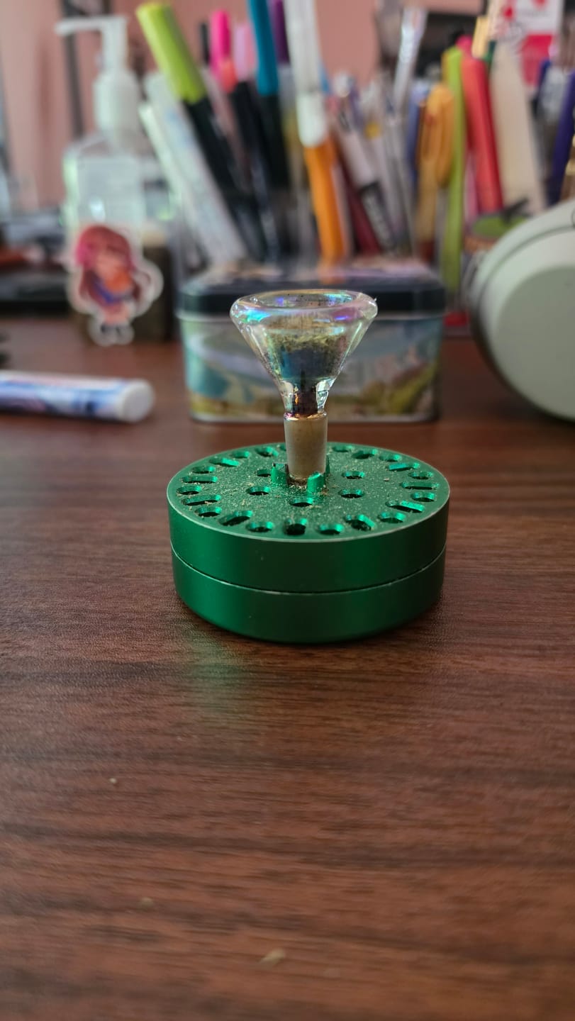 Customer photo review of 3-Piece Magnetic Grinder