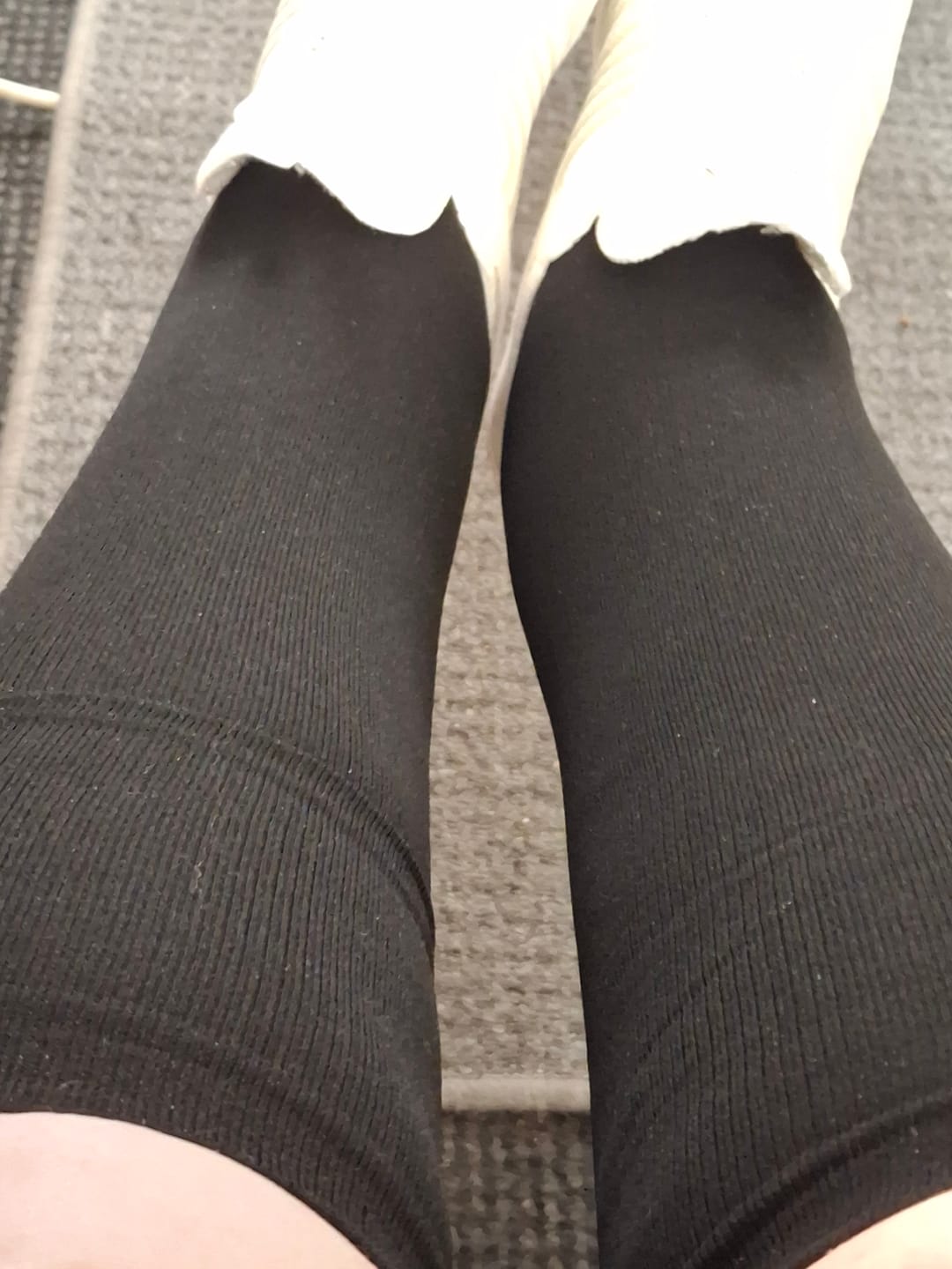 Customer photo review of EverSock™ Wide Compression Socks For Pain Relief