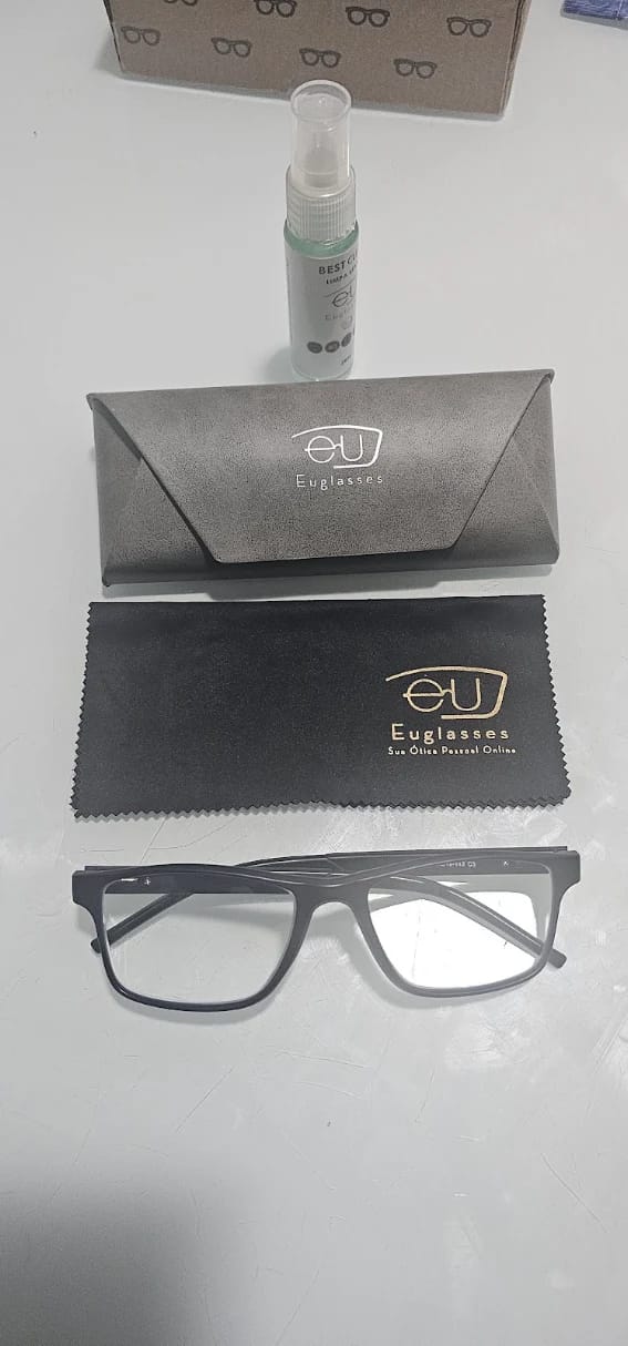 Customer photo review of Óculos de Grau Boston