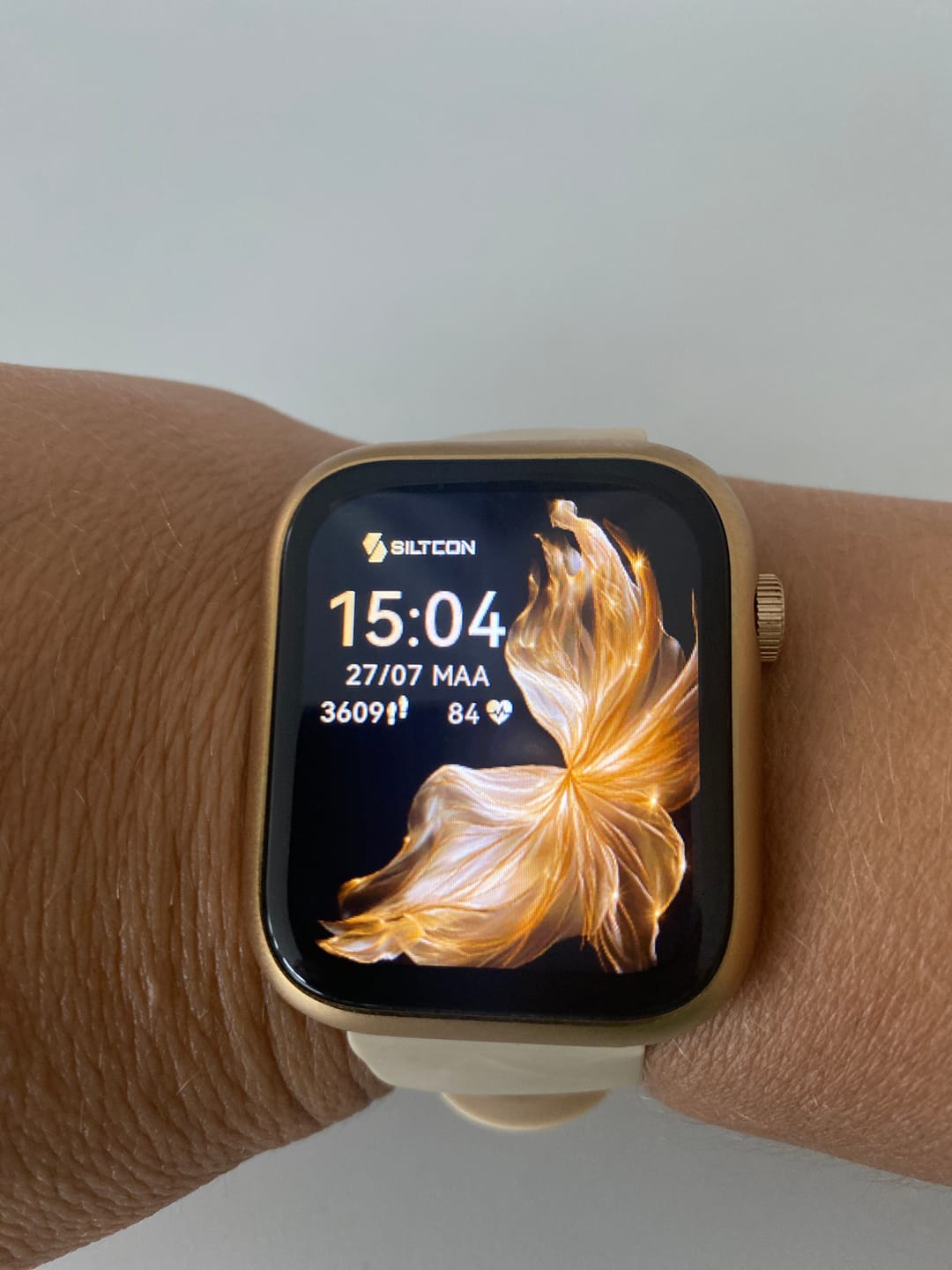 Customer photo review of Siltcon Seréa Smartwatch Dames - Goud