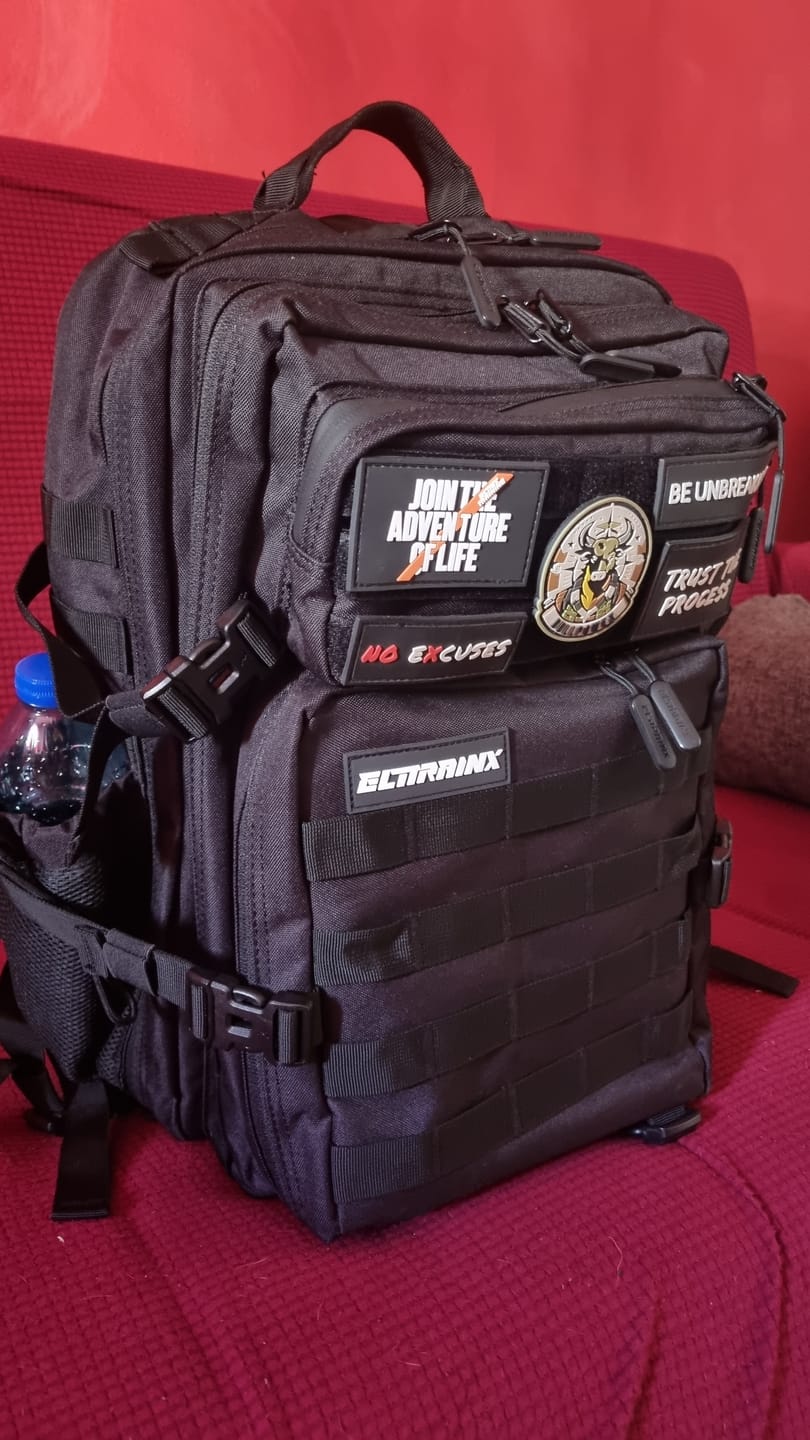 Customer photo review of Mochila Táctica 45L con compartimento para comida Negro
