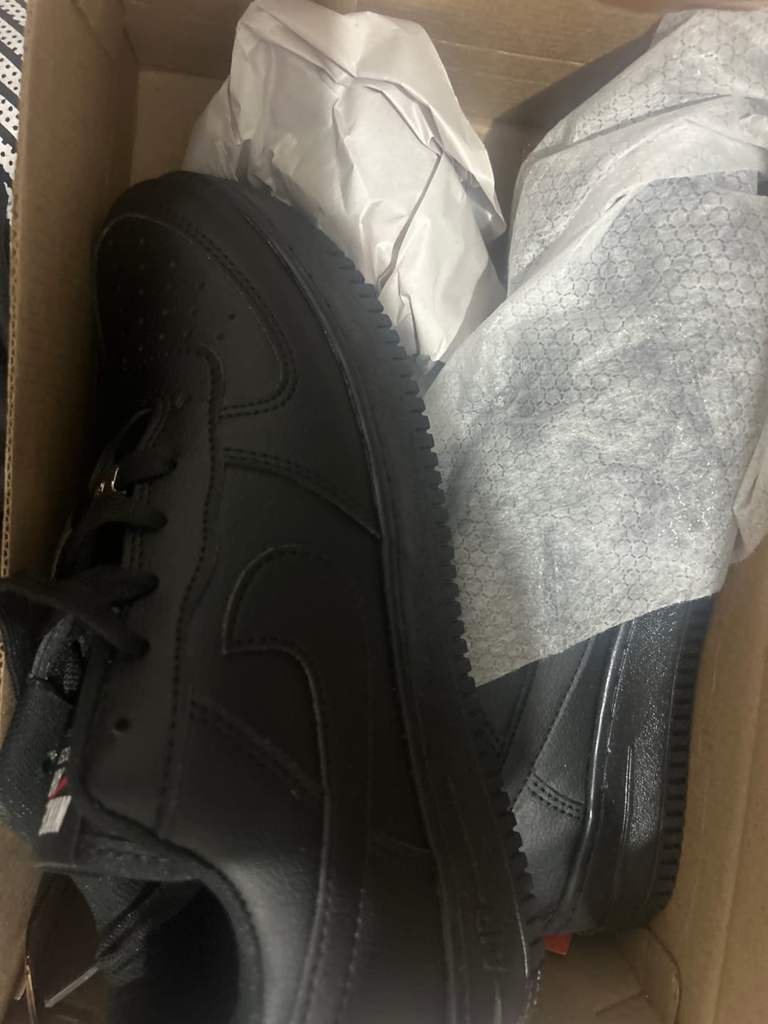 Customer photo review of Tenis Concha Blanco Marino
