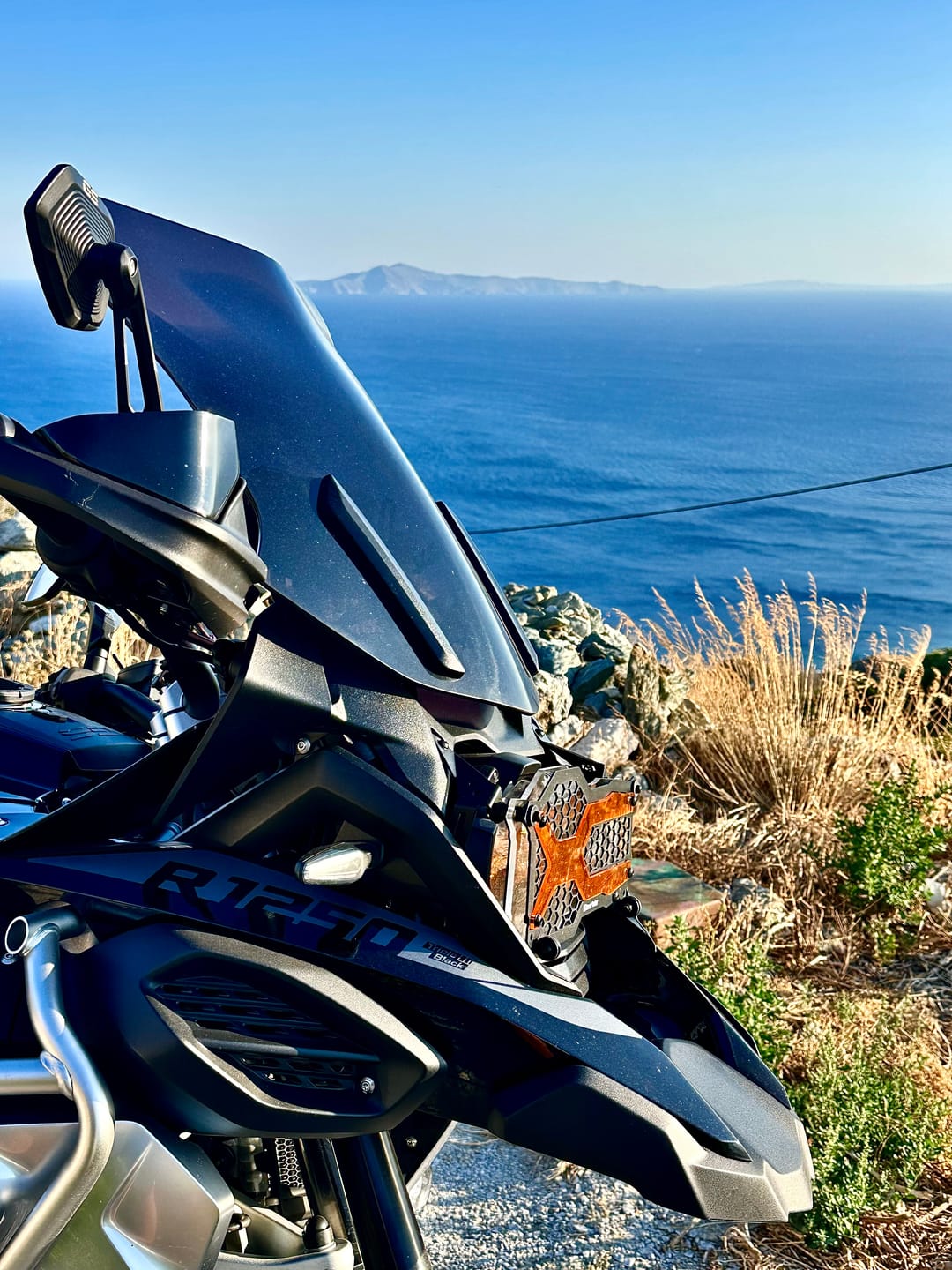 Customer photo review of Headlight Guard Kit BMW R1200/1250 GS / ADVENTURE LC (Liquid Cooled) - [Patent Pending]